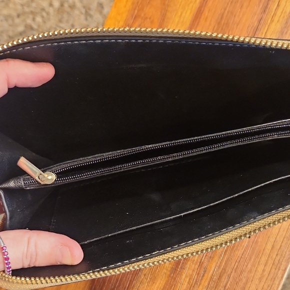 Stylish Fashion Face Handbag with Cat-Eye Sunglasses Design - Picture 2 of 11